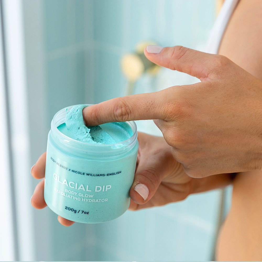 body-glow-exfoliating-hydrator_model-02-min